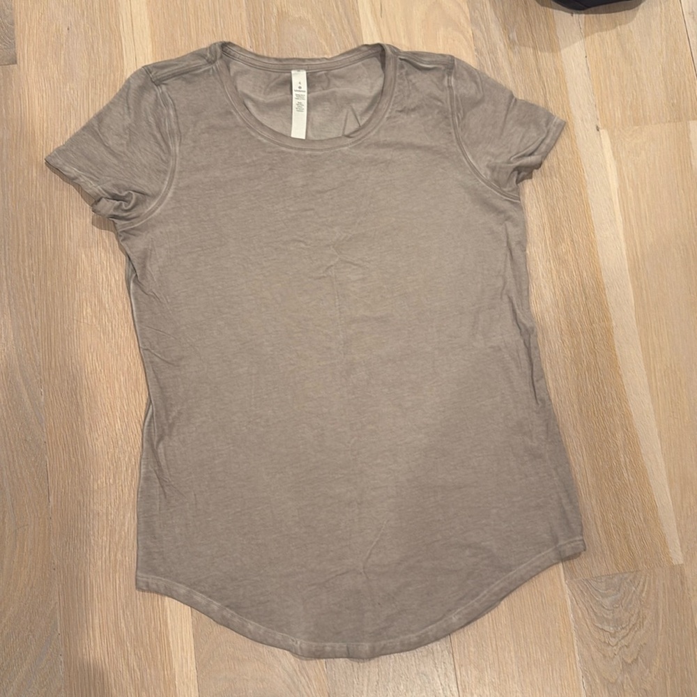 Lululemon T Shirt